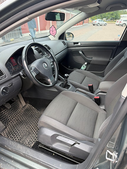Volkswagen Golf V 6 of 8