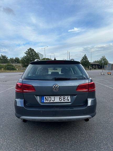 Volkswagen Passat Alltrack 6 of 10