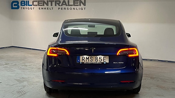 Tesla Model 3 6 of 18
