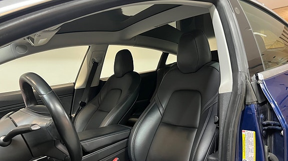 Tesla Model 3 9 of 18