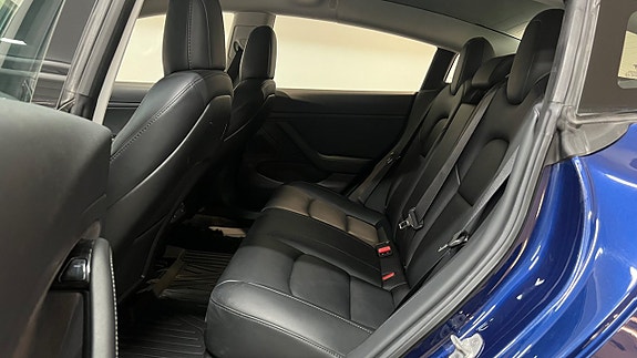 Tesla Model 3 8 of 18