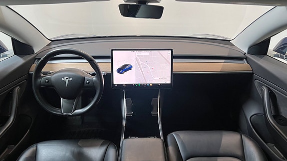 Tesla Model 3 11 of 18