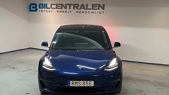 Tesla Model 3 2 of 18