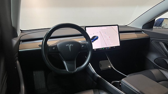 Tesla Model 3 10 of 18