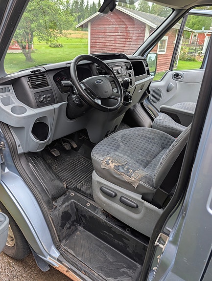 Ford Transit 2 of 12