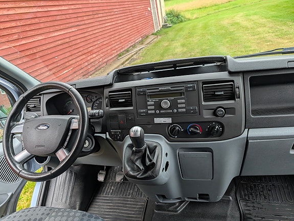 Ford Transit 3 of 12