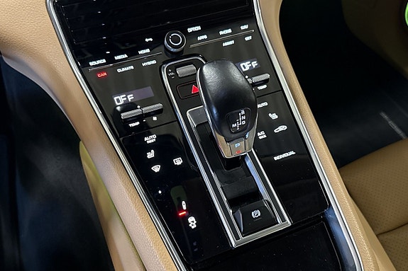 Porsche Panamera 4 22 of 30