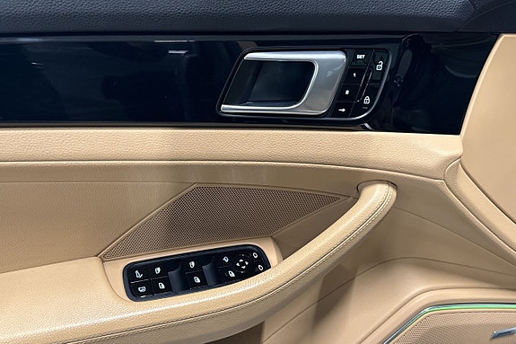 Porsche Panamera 4 19 of 30
