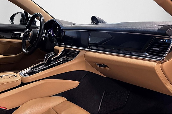 Porsche Panamera 4 13 of 30