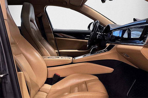 Porsche Panamera 4 14 of 30