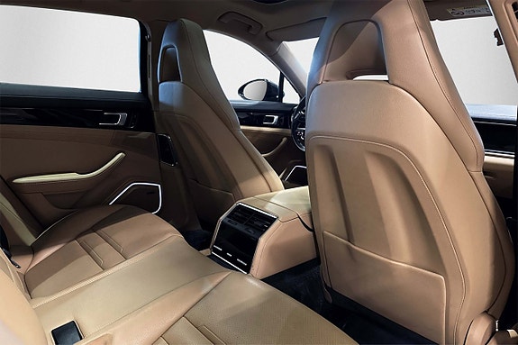 Porsche Panamera 4 17 of 30