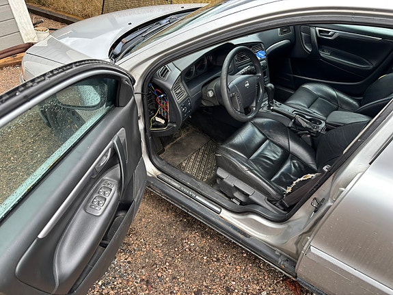 Volvo V70 6 of 8