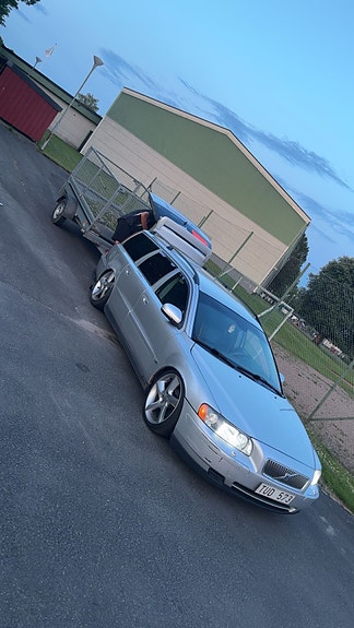 Volvo V70 3 of 8