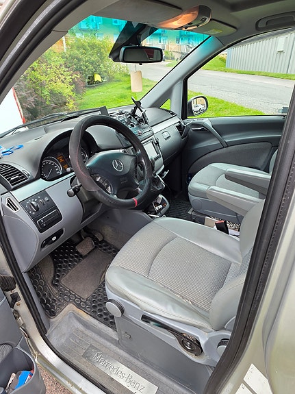 Mercedes-Benz Viano 21 of 26