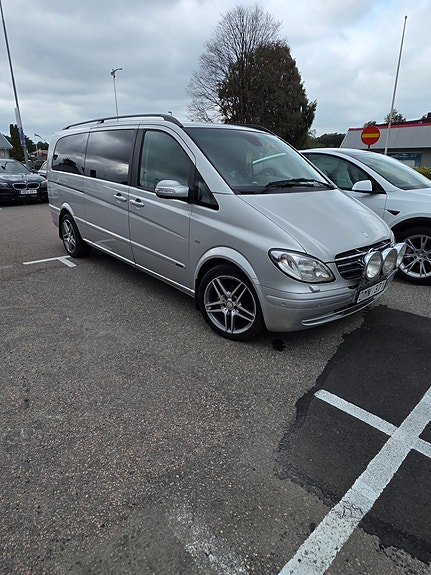 Mercedes-Benz Viano 9 of 26