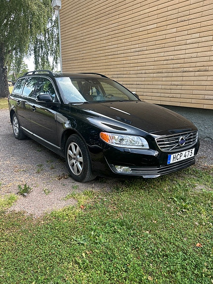 Volvo V70 10 of 13