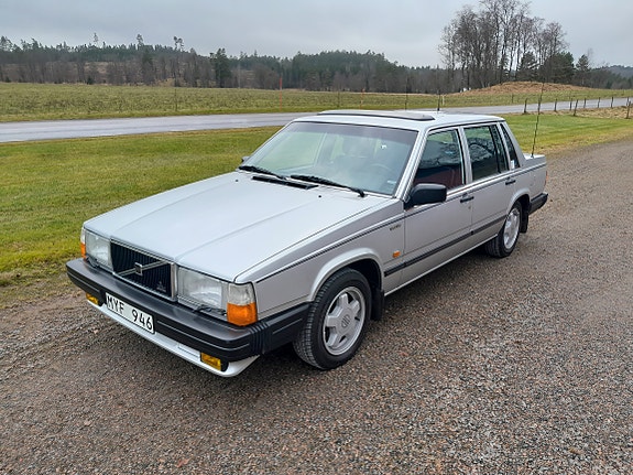 Volvo 740 2 of 12