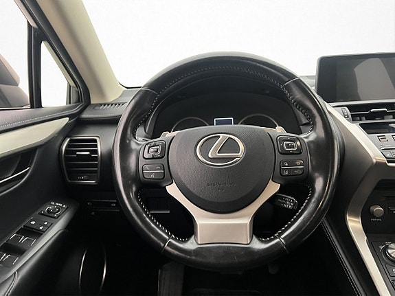 Lexus NX450h+ 10 of 24