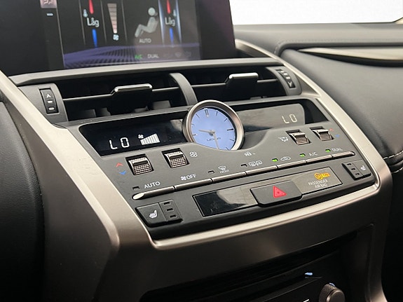 Lexus NX450h+ 21 of 24