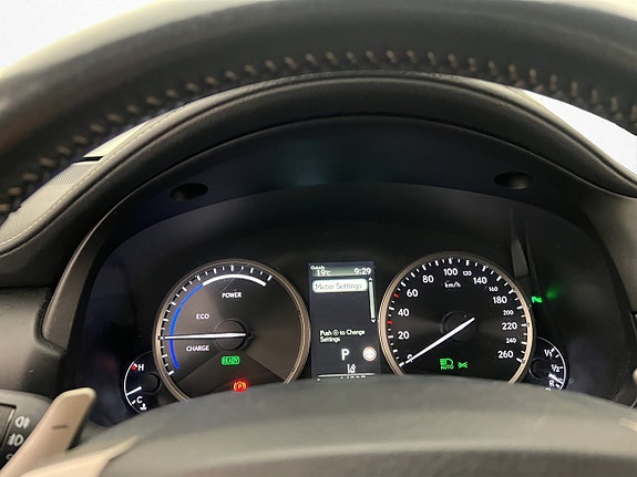 Lexus NX450h+ 15 of 24