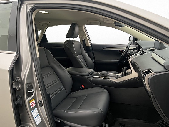 Lexus NX450h+ 11 of 24
