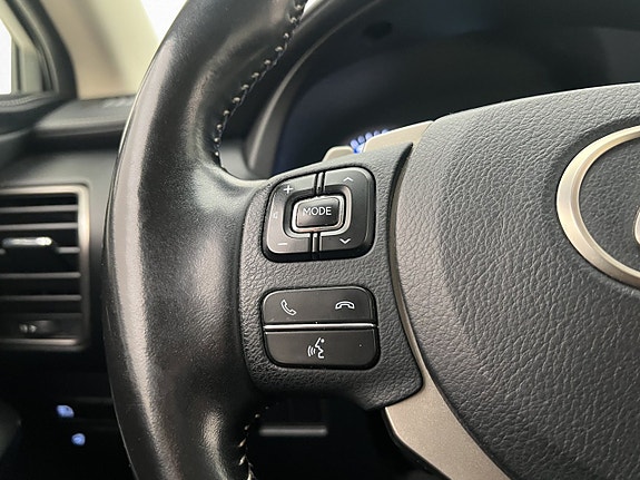 Lexus NX450h+ 16 of 24