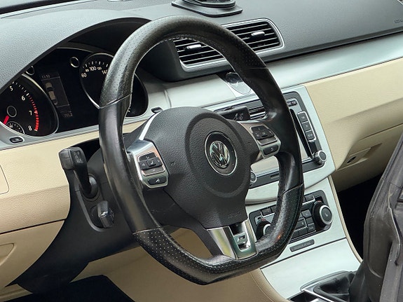 Volkswagen Passat CC 13 of 20