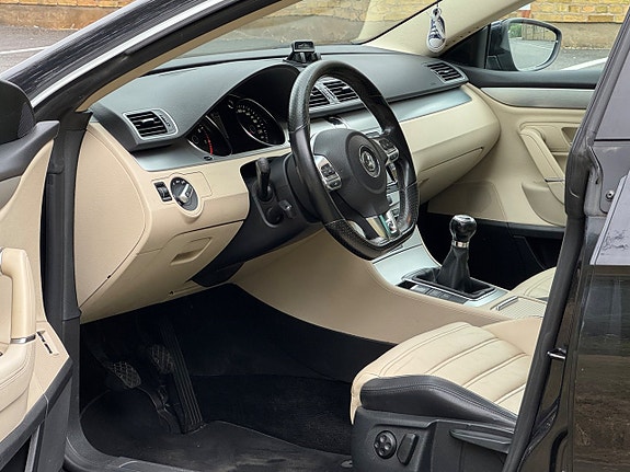 Volkswagen Passat CC 14 of 20