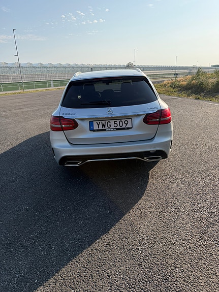 Mercedes-Benz C220 4 of 9