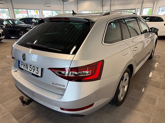 Skoda Superb 6 of 12