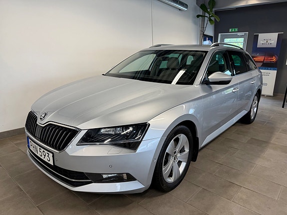 Skoda Superb 2 of 12