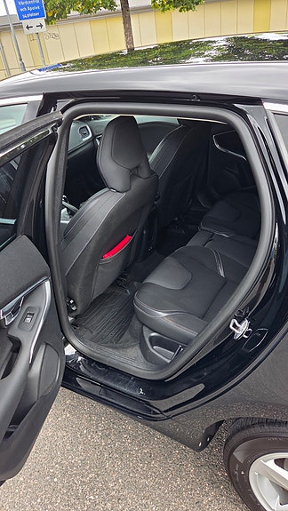 Volvo V40 8 of 9