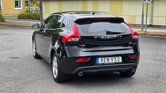 Volvo V40 4 of 9