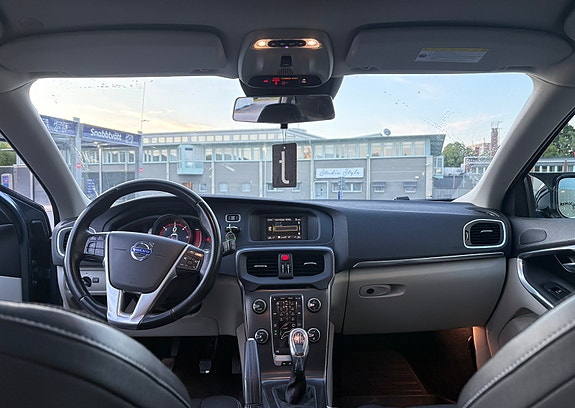 Volvo V40 4 of 6