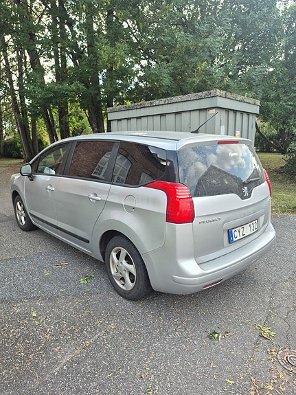Peugeot 5008 4 of 7