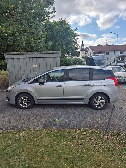 Peugeot 5008 3 of 7
