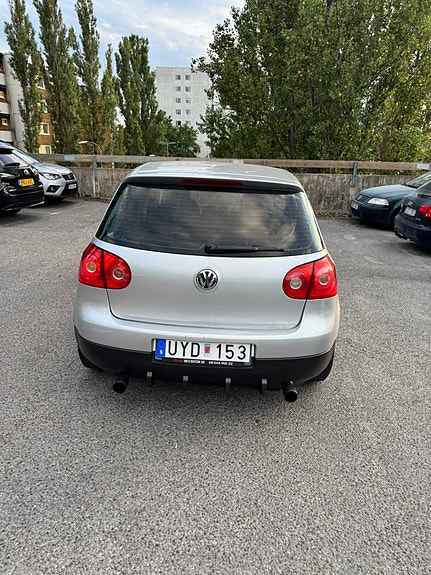Volkswagen Golf V 8 of 9