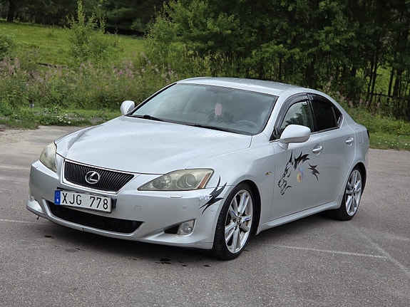 Lexus IS250 3 of 12