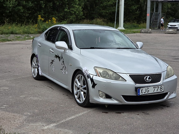 Lexus IS250 7 of 12