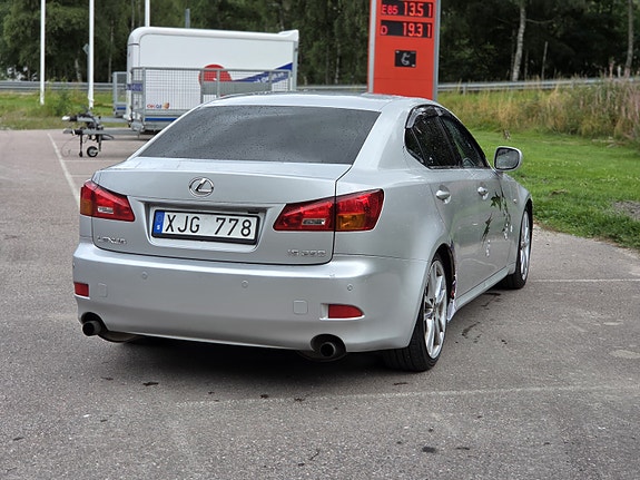 Lexus IS250 5 of 12