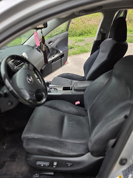 Lexus IS250 11 of 12