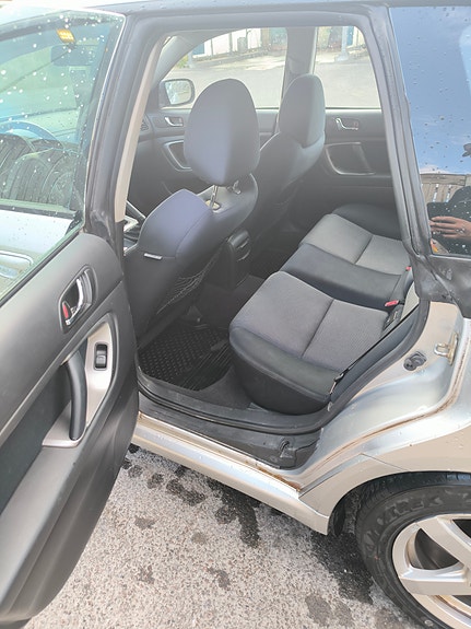 Subaru Legacy 6 of 12