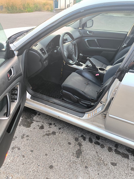 Subaru Legacy 7 of 12