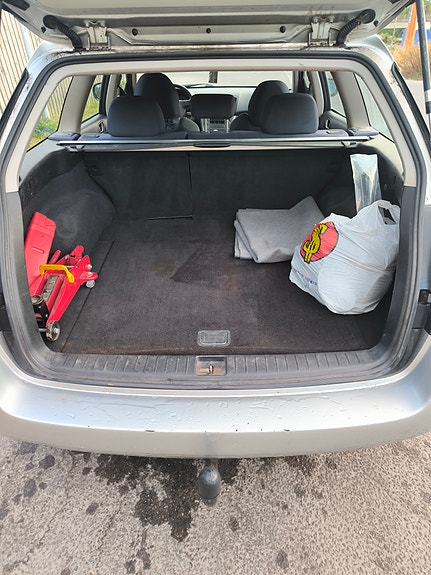 Subaru Legacy 5 of 12