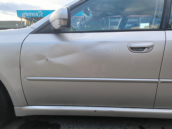 Subaru Legacy 11 of 12