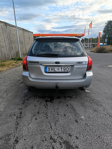 Subaru Legacy 4 of 12