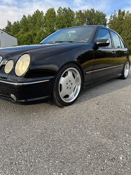 Mercedes-Benz E55 3 of 13