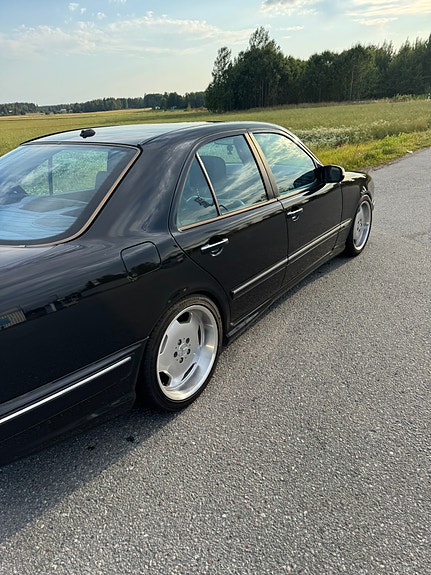 Mercedes-Benz E55 8 of 13