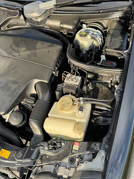 Mercedes-Benz E55 12 of 13