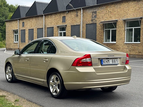 Volvo S80 7 of 17